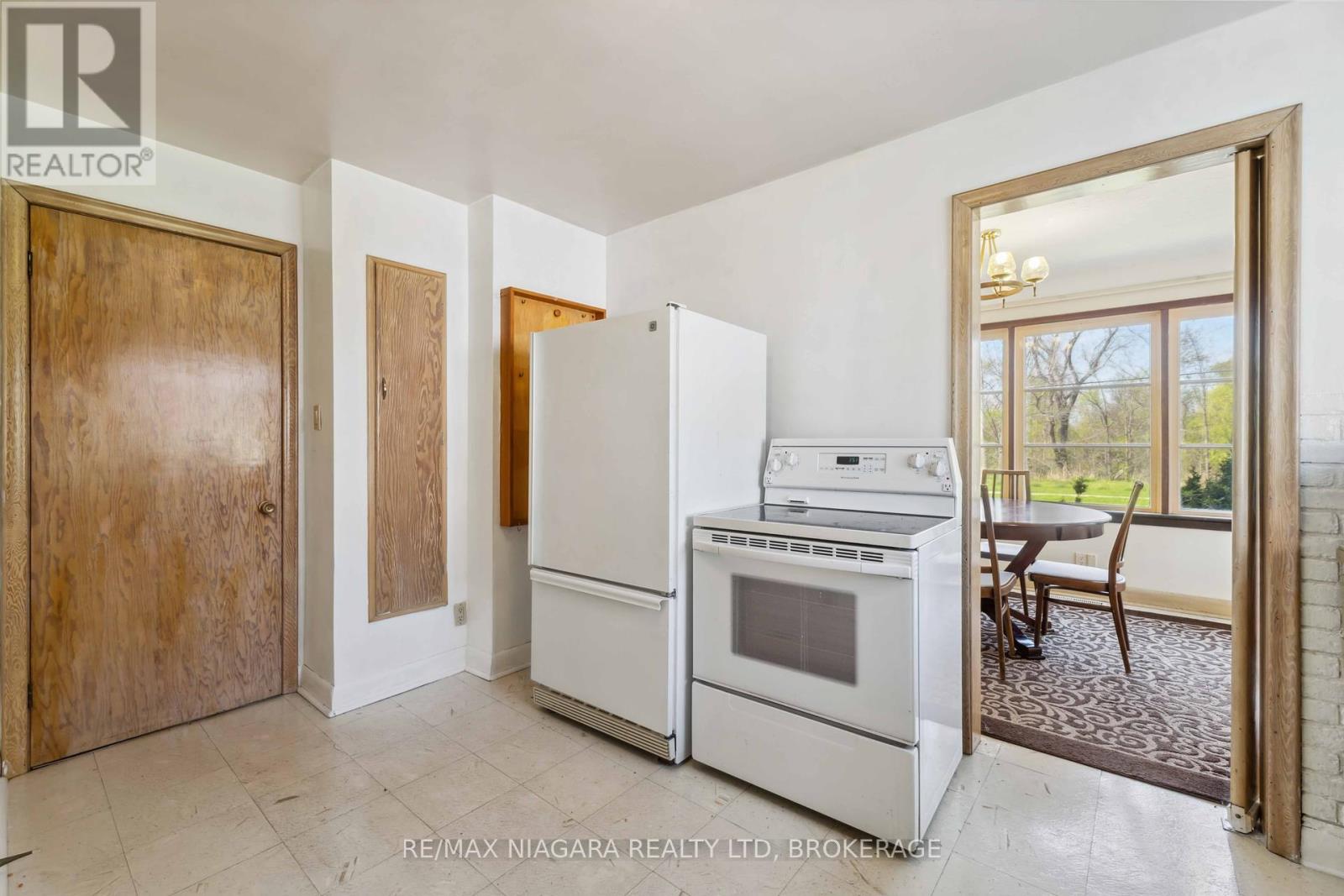 163 & 165 Bradley Street, St. Catharines (Burleigh Hill), Ontario  L2T 1R9 - Photo 12 - X12167623