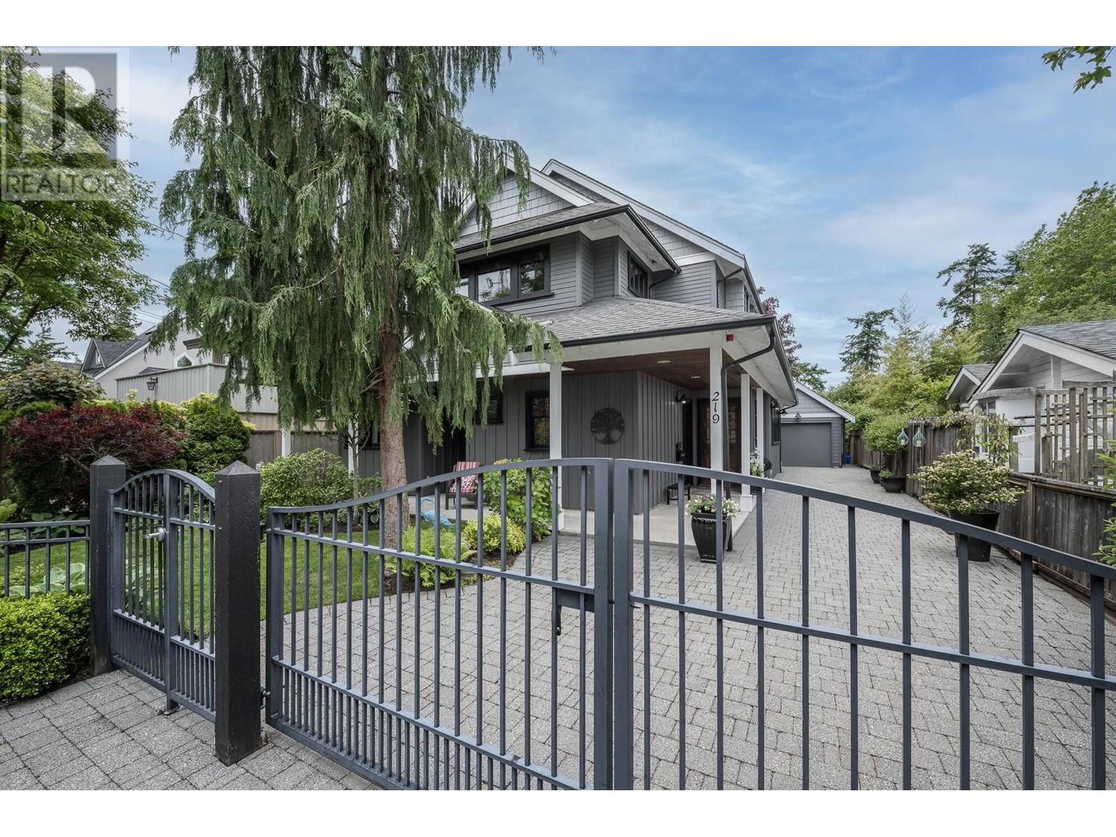 219 65b Street, Delta, British Columbia  V4L 1M9 - Photo 1 - R3006284