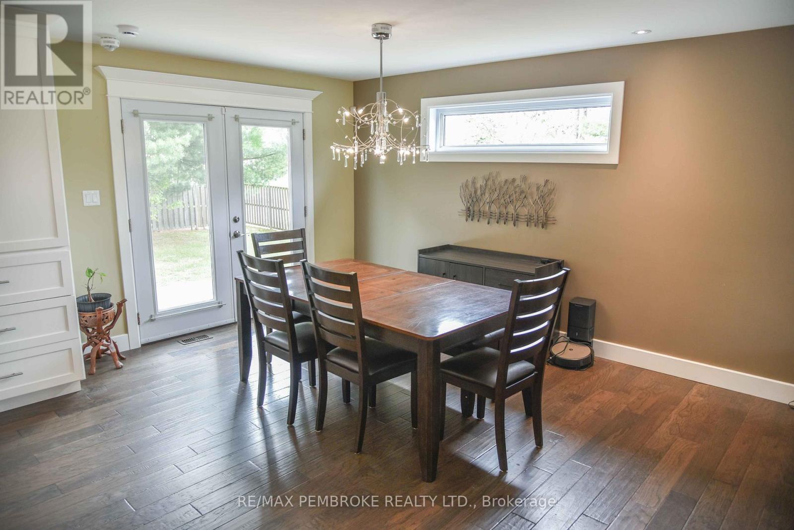 2 Marquis Drive, Petawawa, Ontario  K8H 0E5 - Photo 12 - X12167608