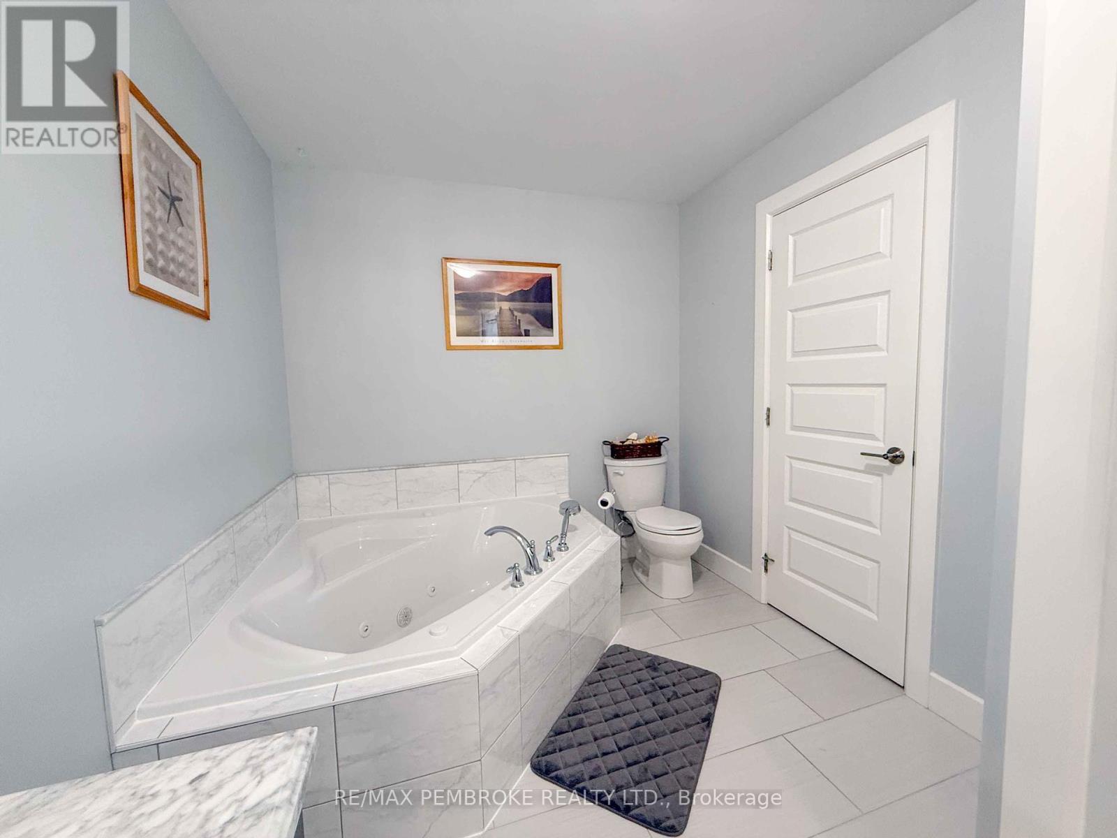 2 Marquis Drive, Petawawa, Ontario  K8H 0E5 - Photo 24 - X12167608