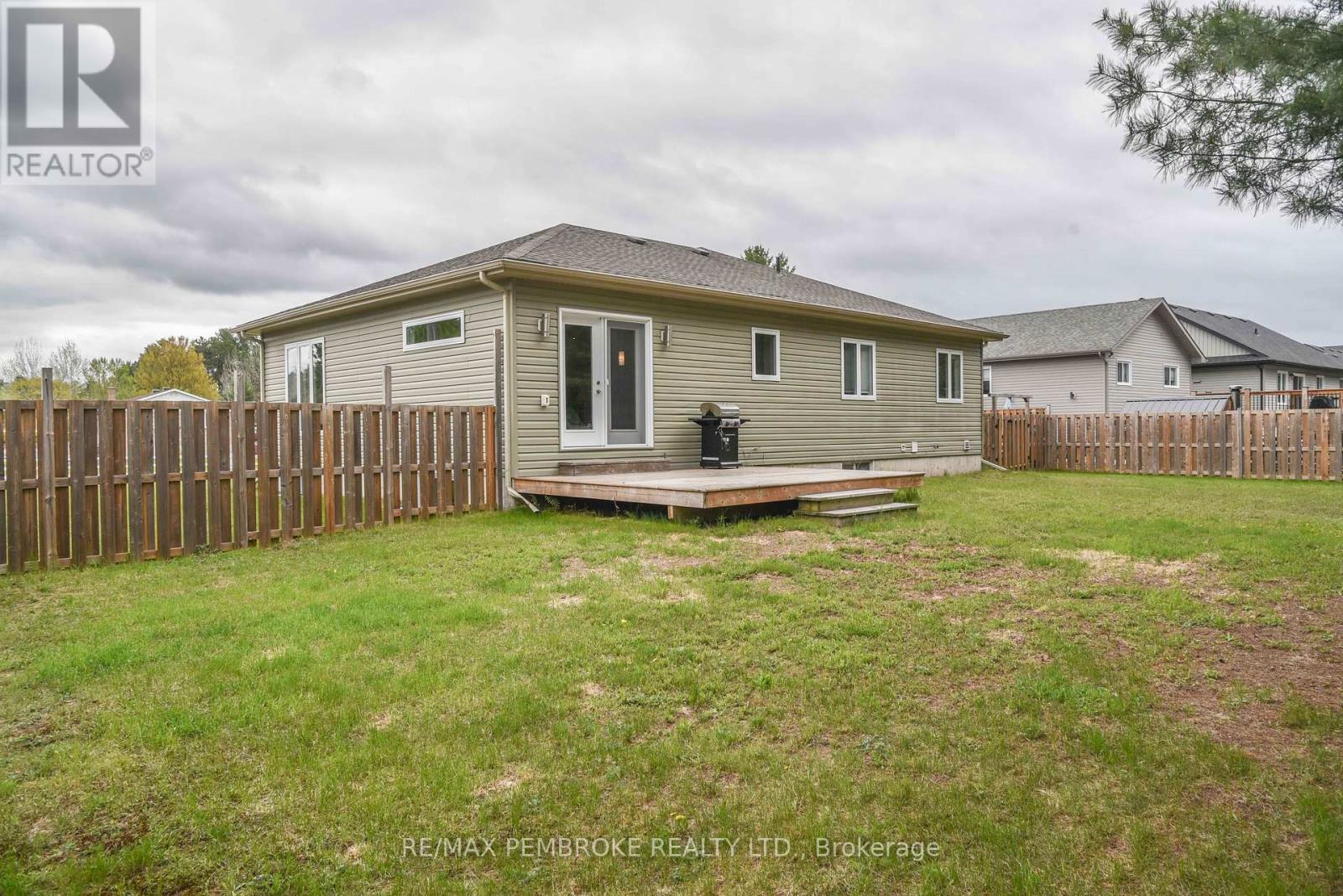 2 Marquis Drive, Petawawa, Ontario  K8H 0E5 - Photo 42 - X12167608