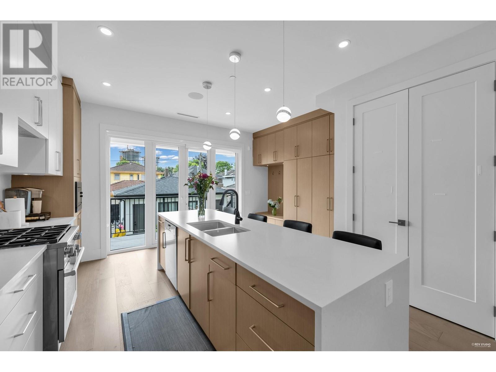 560 W 63rd Avenue, Vancouver, British Columbia  V6P 2G8 - Photo 4 - R3006135