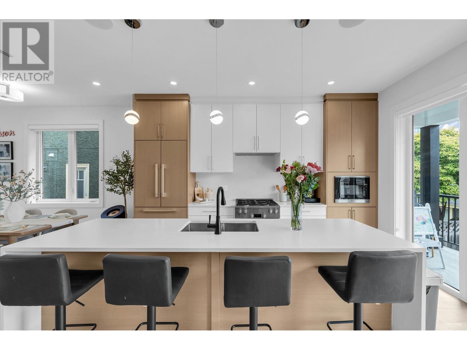 560 W 63rd Avenue, Vancouver, British Columbia  V6P 2G8 - Photo 5 - R3006135