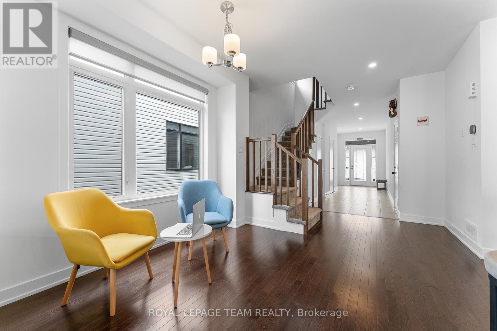 617 Rathburn Lane, Ottawa, Ontario  K1T 0V7 - Photo 8 - X12167626
