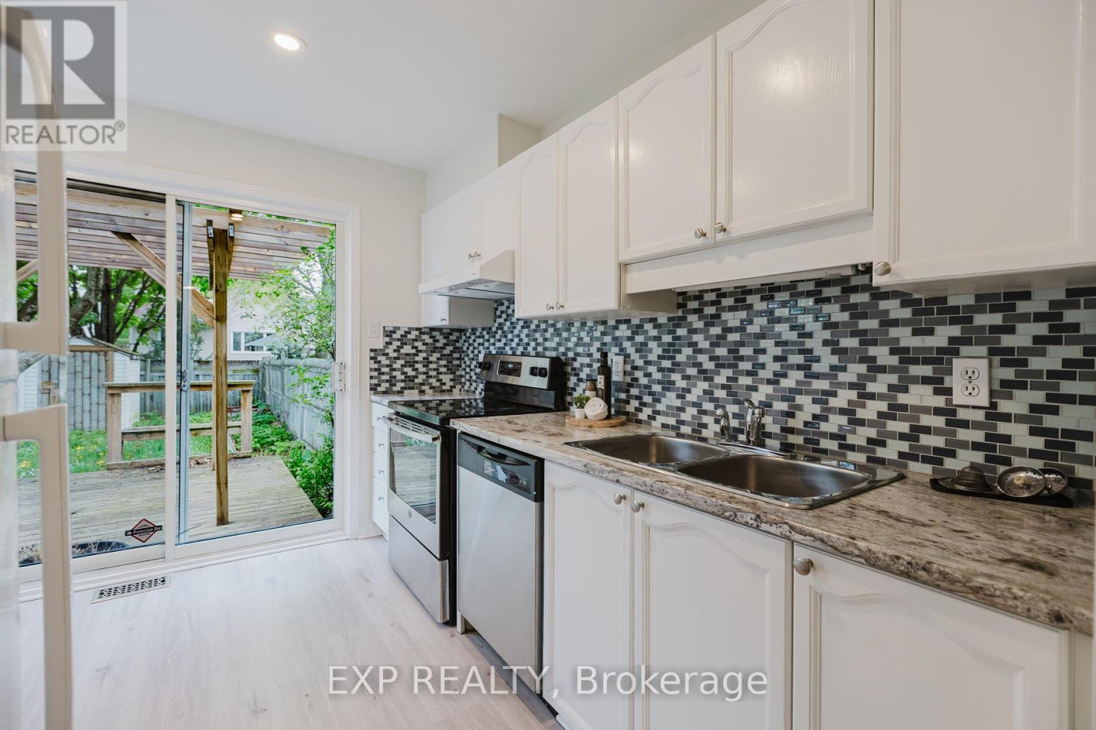 242 Stoneway Drive, Ottawa, Ontario  K2G 6A8 - Photo 17 - X12167627