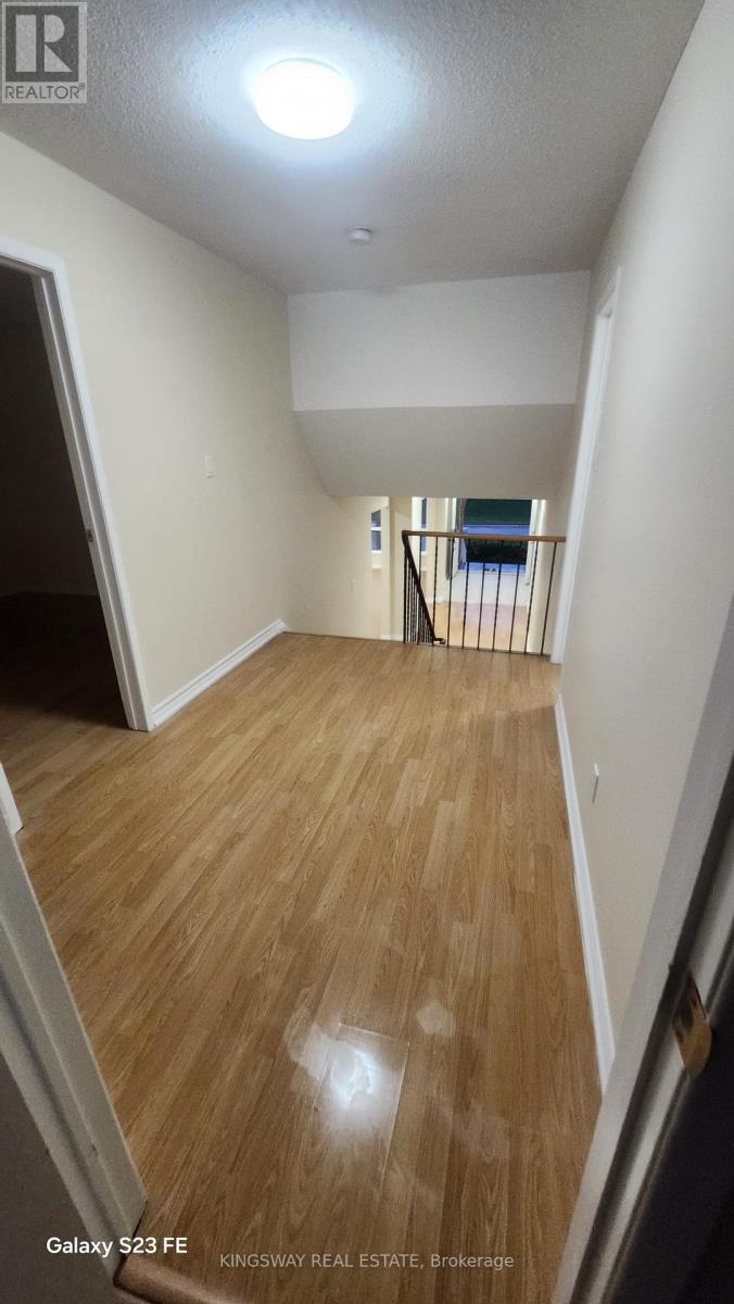 2401 Amblecote Lane, Burlington (Brant Hills), Ontario  L7P 4E6 - Photo 14 - W12044775