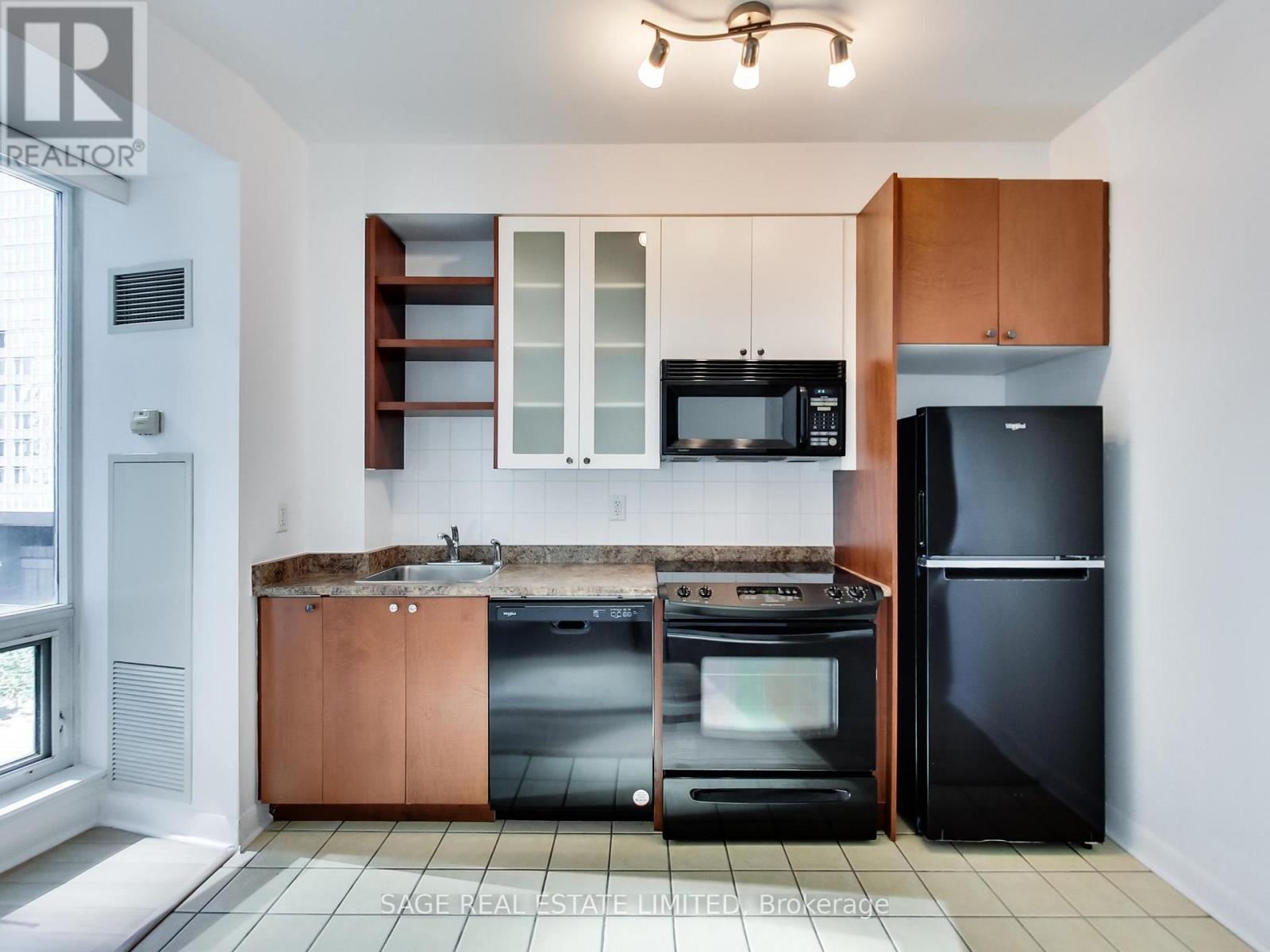 702 - 600 Fleet Street, Toronto, Ontario  M6K 3P5 - Photo 8 - C12167607
