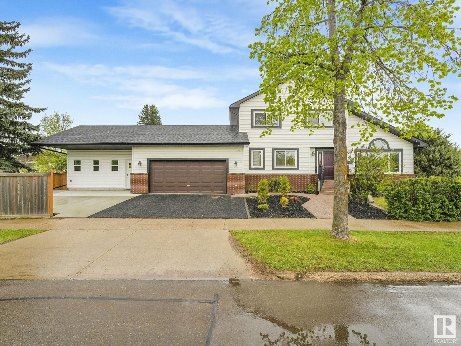 843 WANYANDI RD NW, Edmonton, Alberta