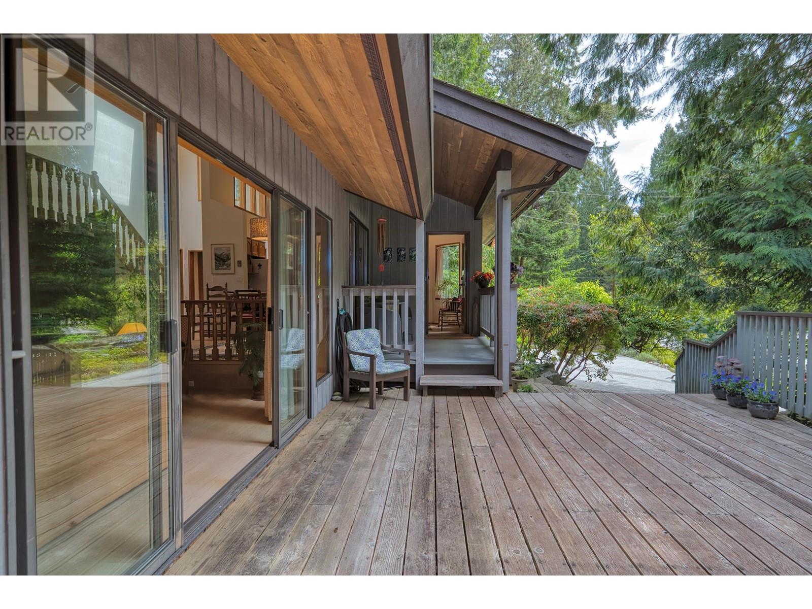 2024 Cassidy Road, Roberts Creek, British Columbia  V0N 2W5 - Photo 10 - R3004051