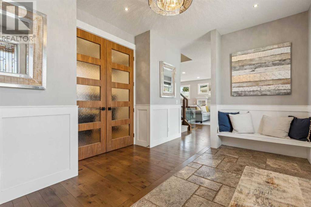 Property at 10 Glenmount Crescent SW image 2