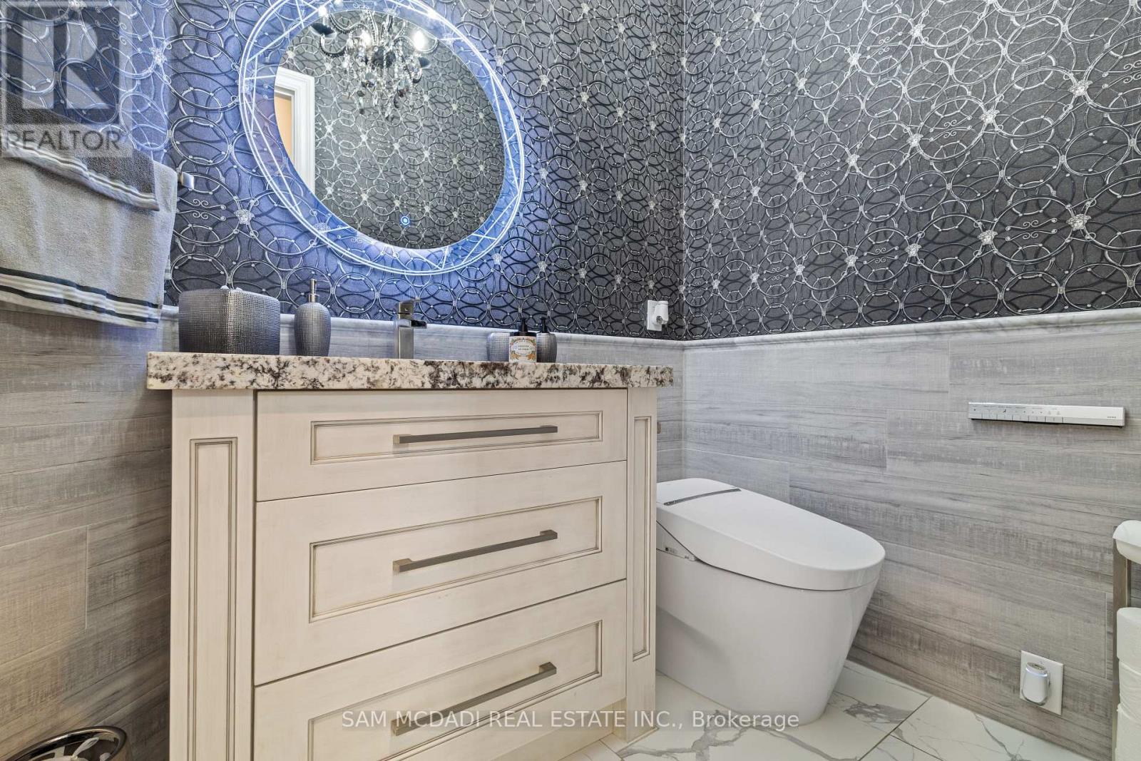 24 Mcarthur Heights, Brampton, Ontario  L6Z 3N2 - Photo 19 - W12167613