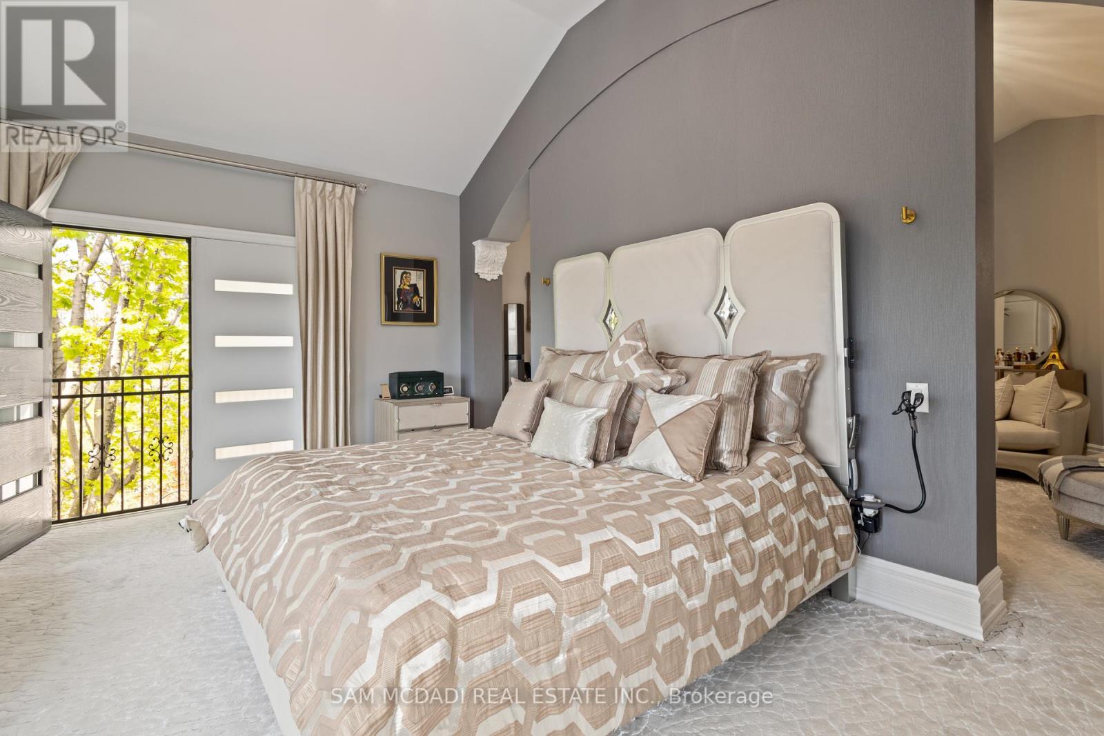 24 Mcarthur Heights, Brampton, Ontario  L6Z 3N2 - Photo 23 - W12167613