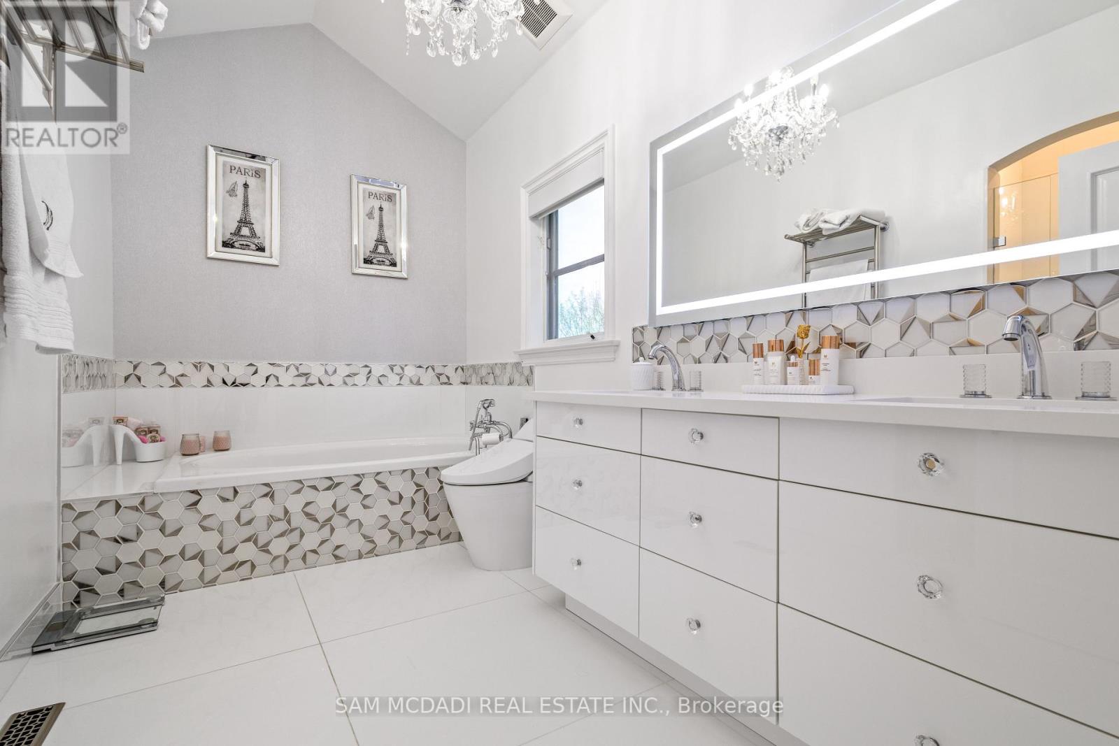 24 Mcarthur Heights, Brampton, Ontario  L6Z 3N2 - Photo 37 - W12167613