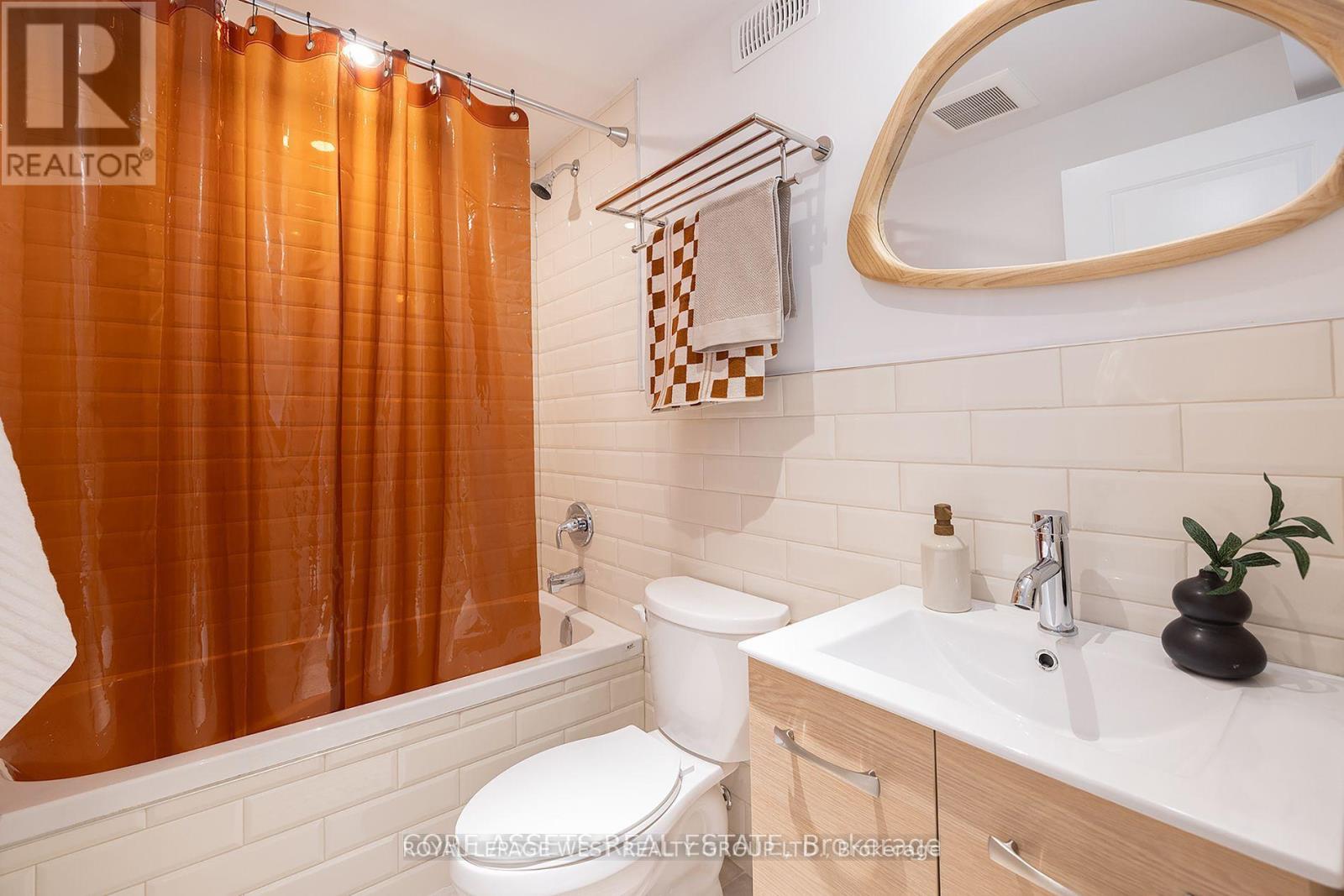 Lower - 26 Royal Street, Toronto, Ontario  M6N 3Z4 - Photo 5 - W12167632