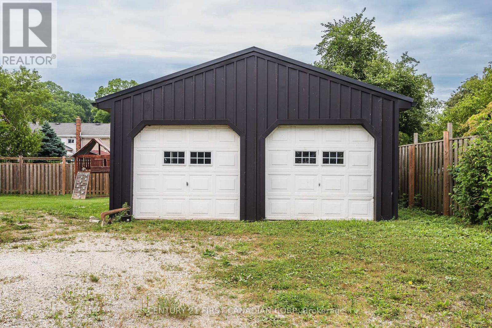 331 Erie Street, Central Elgin, Ontario  N5L 1E3 - Photo 3 - X12167677