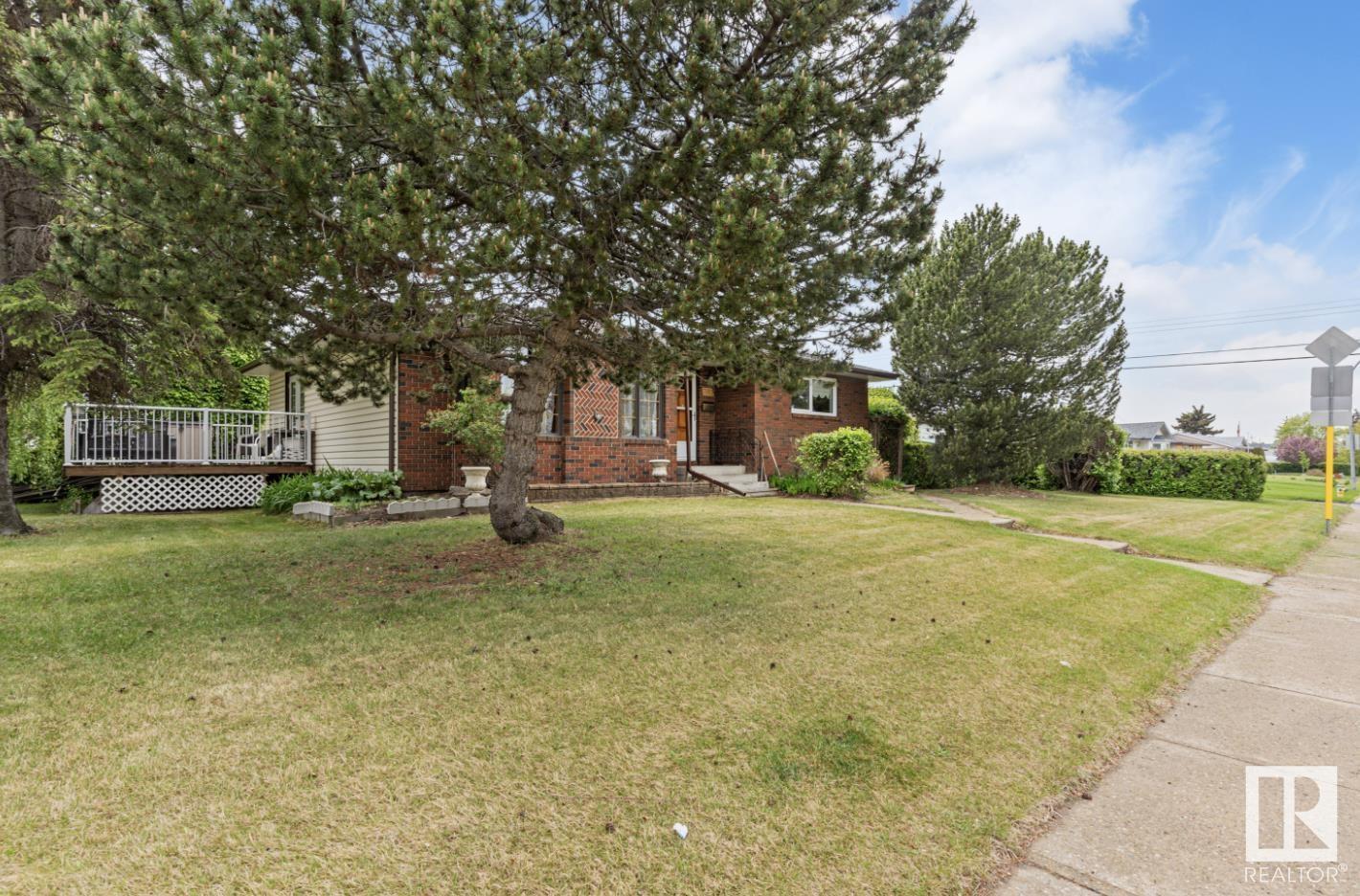 Property at 7803 130 Avenue NW image 3