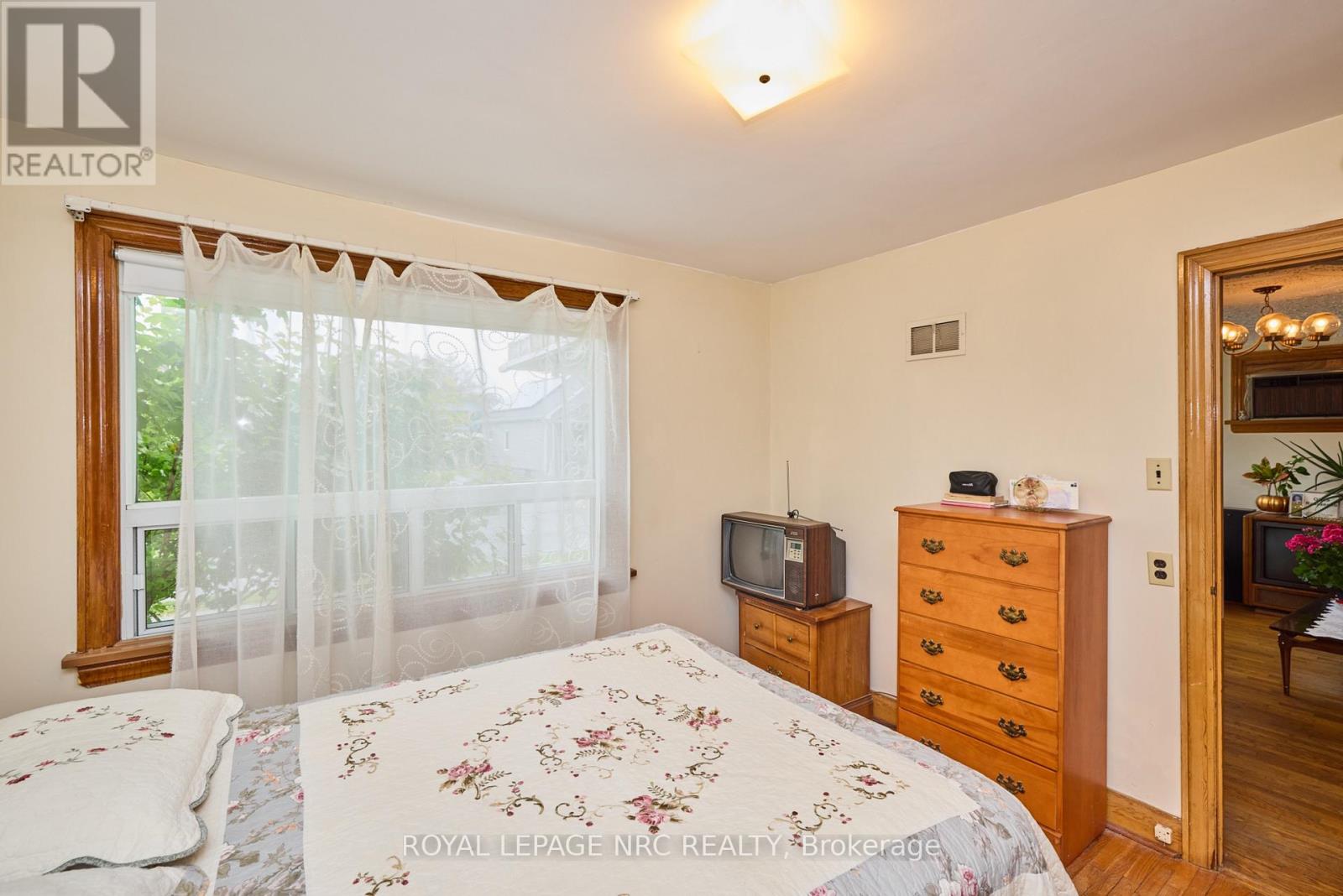 506 Harriet Street, Welland (Lincoln/crowland), Ontario  L3B 2J1 - Photo 15 - X12167672