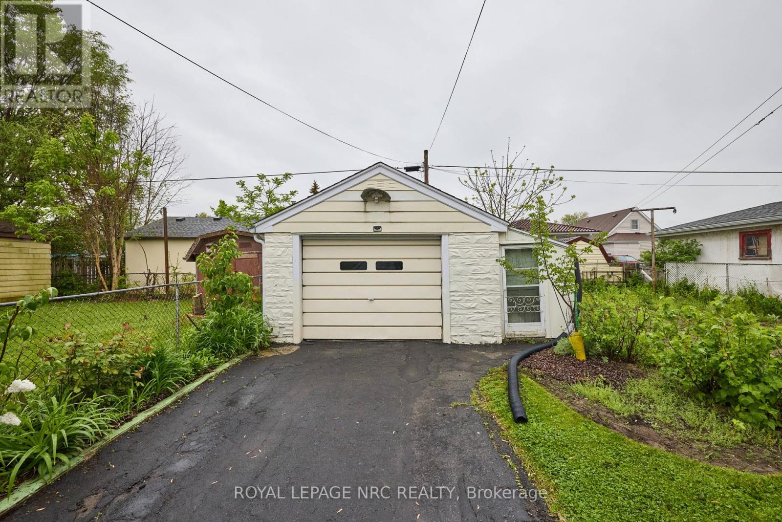 Property at 506 HARRIET STREET image 3