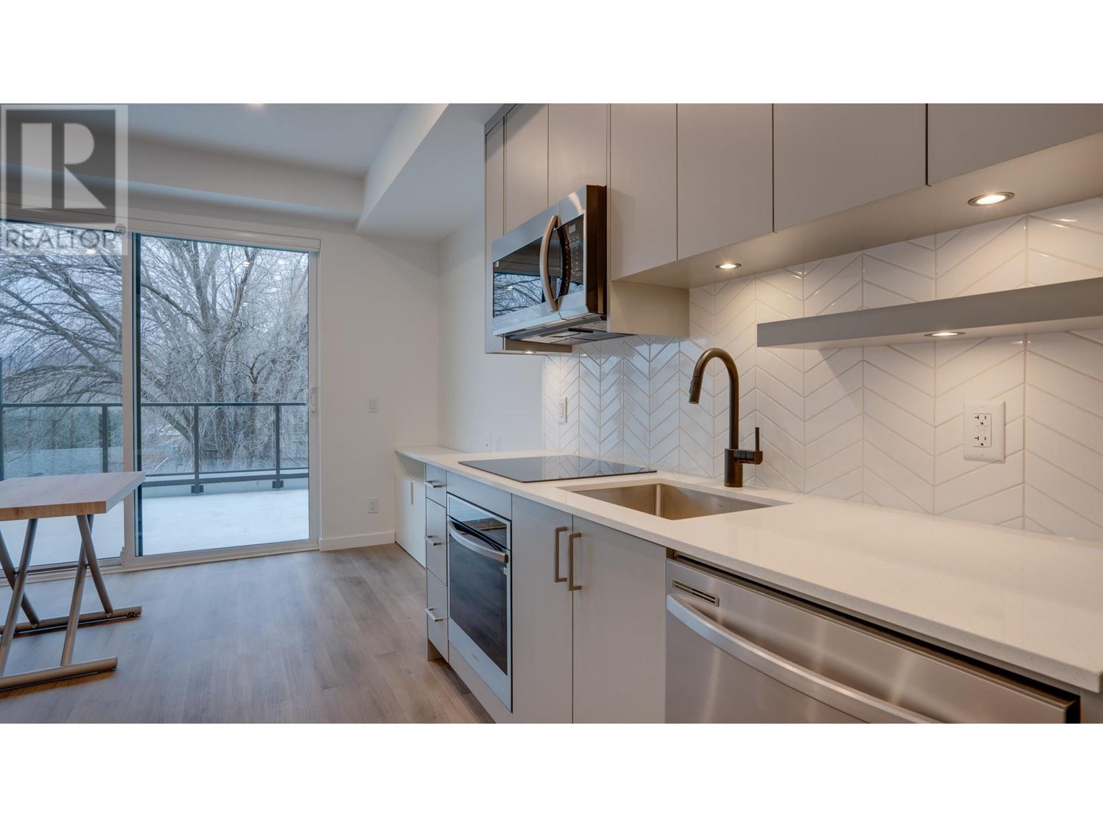 Property at 1274 Devonshire Avenue Unit# 209 image 4