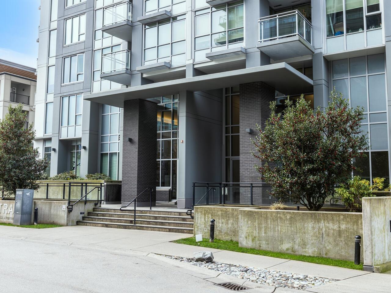 802 13325 102A AVENUE, surrey, British Columbia