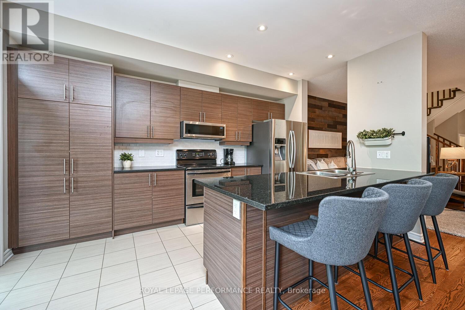 664 Whitecliffs Avenue, Ottawa, Ontario  K1V 2N4 - Photo 13 - X12167644