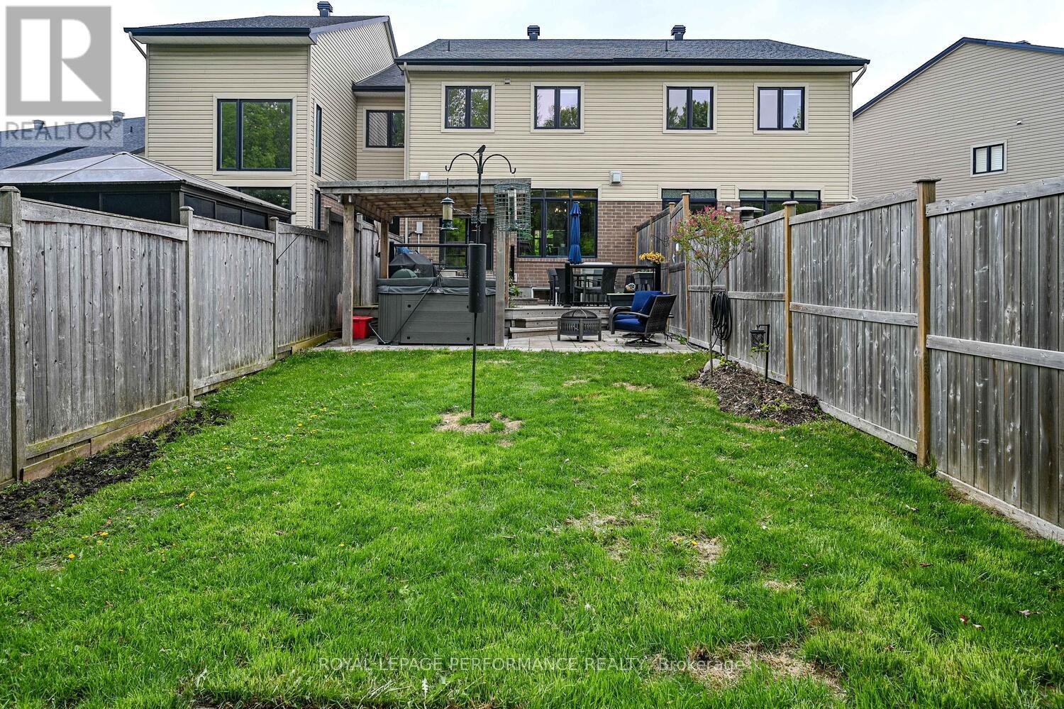 664 Whitecliffs Avenue, Ottawa, Ontario  K1V 2N4 - Photo 37 - X12167644