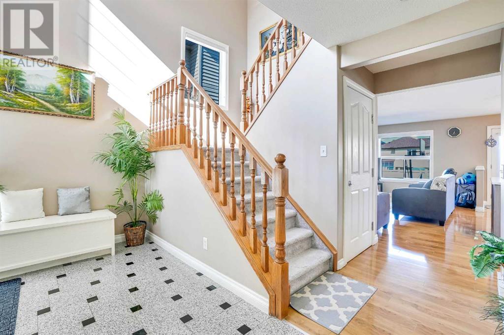 93 Saddletree Close Ne, Calgary, Alberta  T3J 5J1 - Photo 3 - A2221283