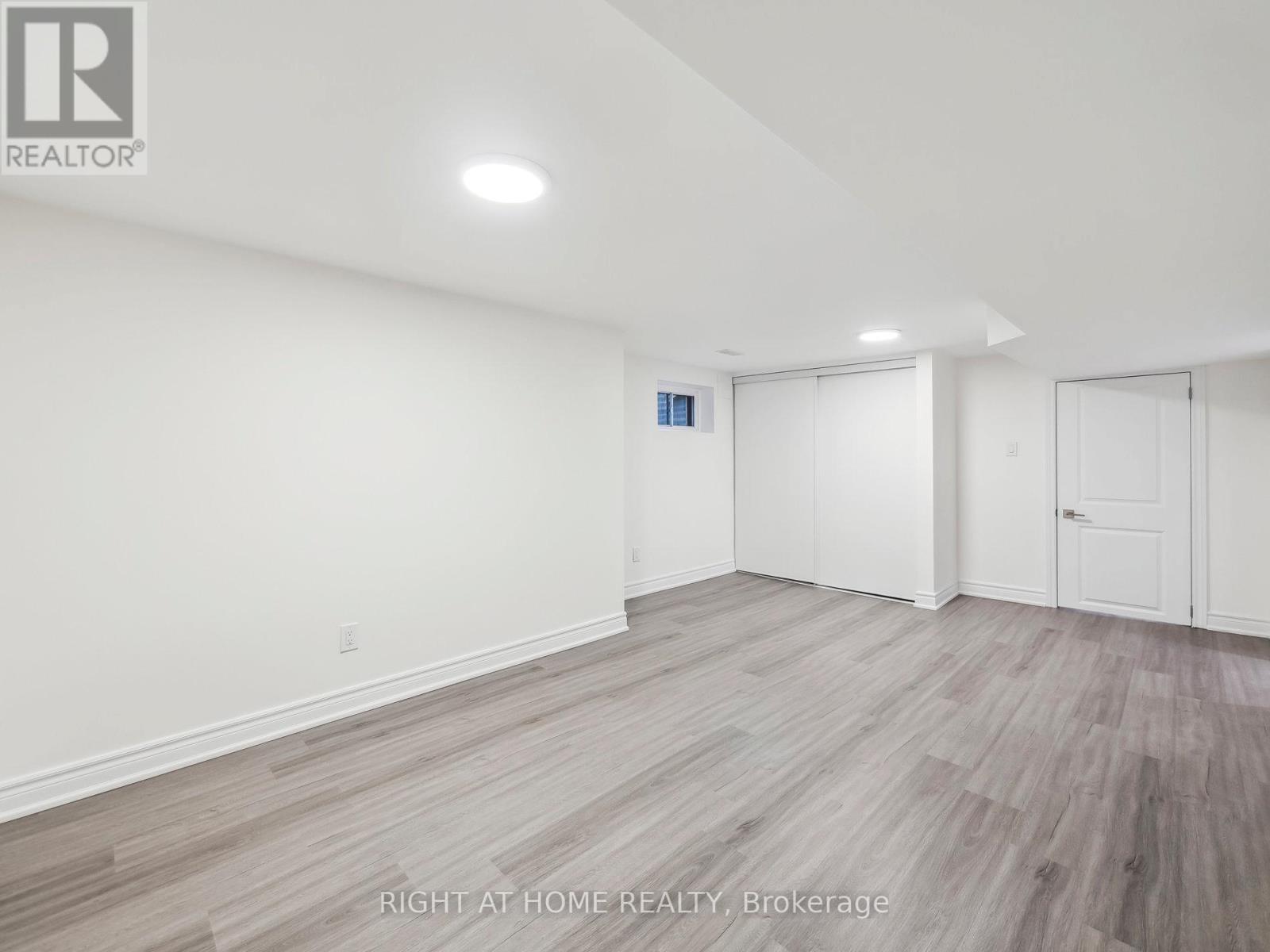 2 Kempsell Crescent, Toronto, Ontario  M2J 2Z7 - Photo 21 - C12061068