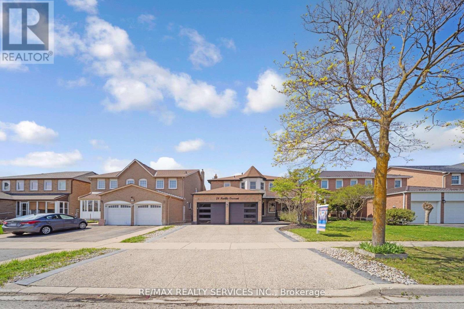 24 NEVILLE CRESCENT, brampton (westgate), Ontario