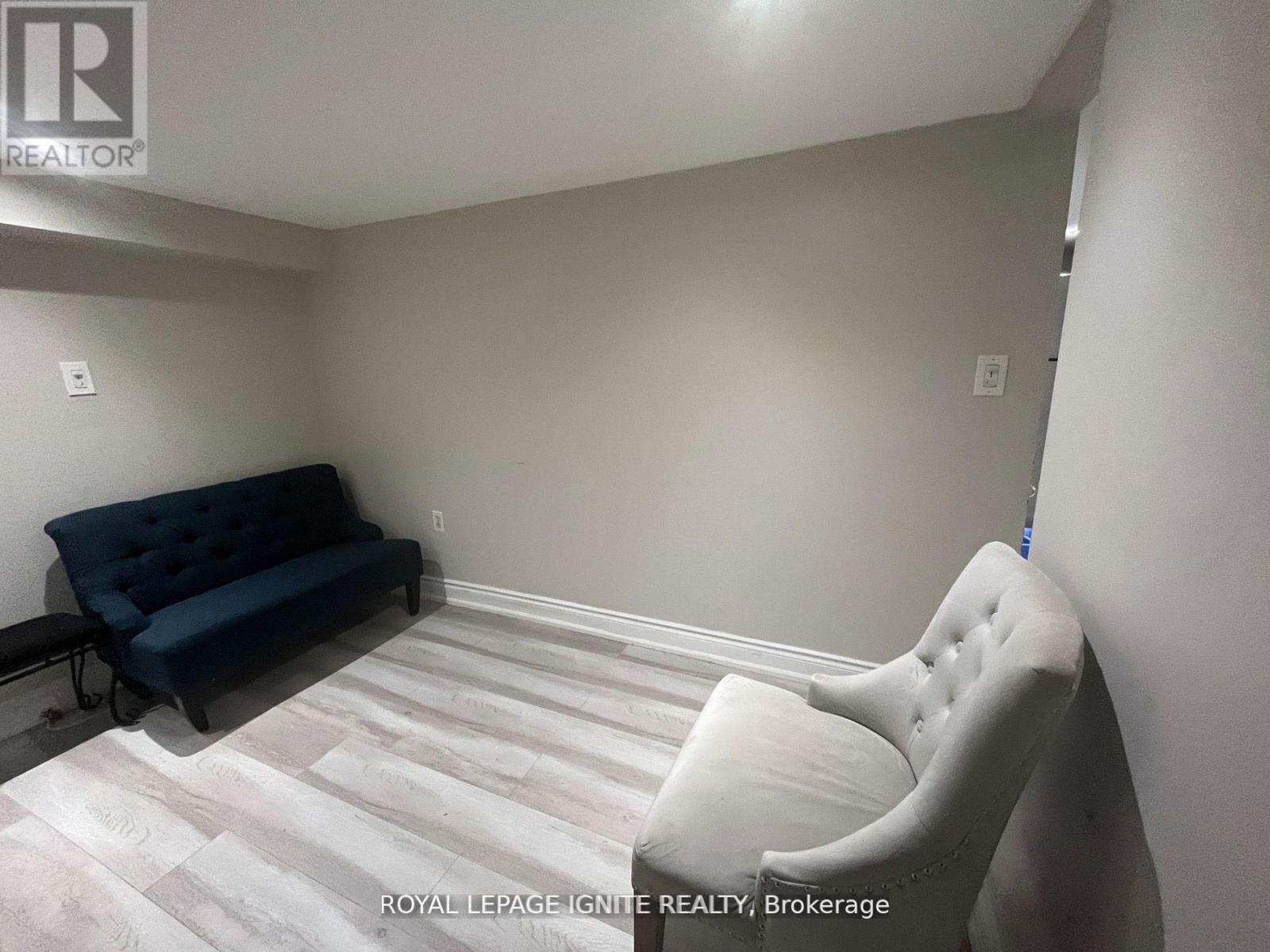 97 Henrietta Street, Toronto, Ontario  M6N 1S5 - Photo 3 - W12167676