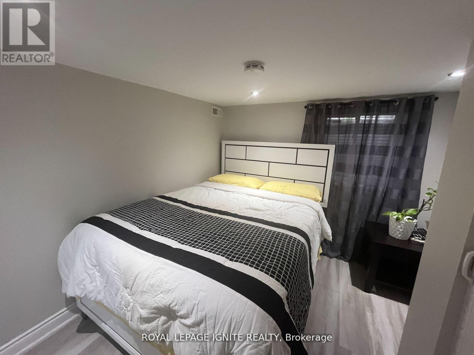 97 Henrietta Street, Toronto, Ontario  M6N 1S5 - Photo 6 - W12167676