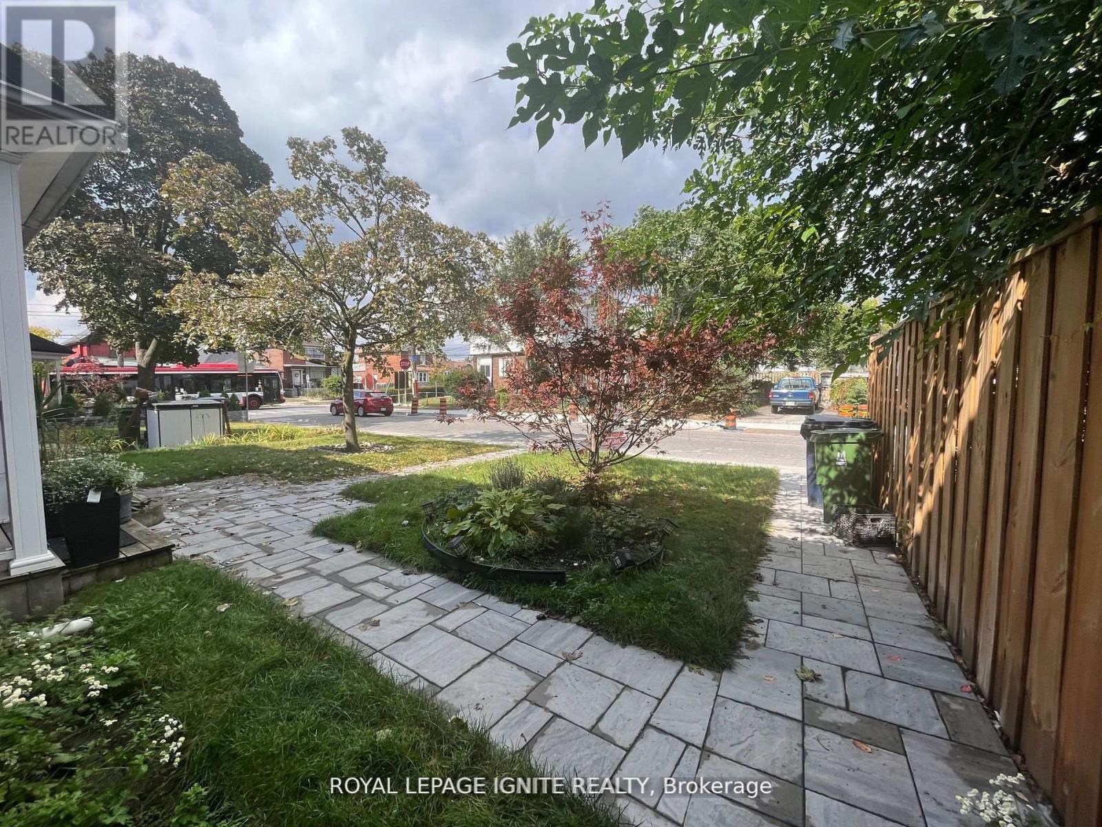 97 Henrietta Street, Toronto, Ontario  M6N 1S5 - Photo 9 - W12167676