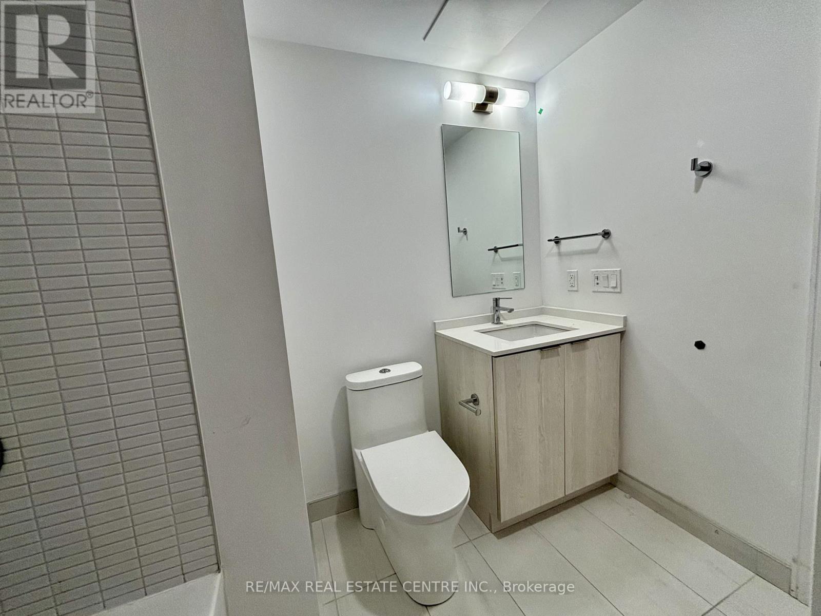 325 - 1 Jarvis Street, Hamilton (Beasley), Ontario  L8R 0A8 - Photo 13 - X12167659