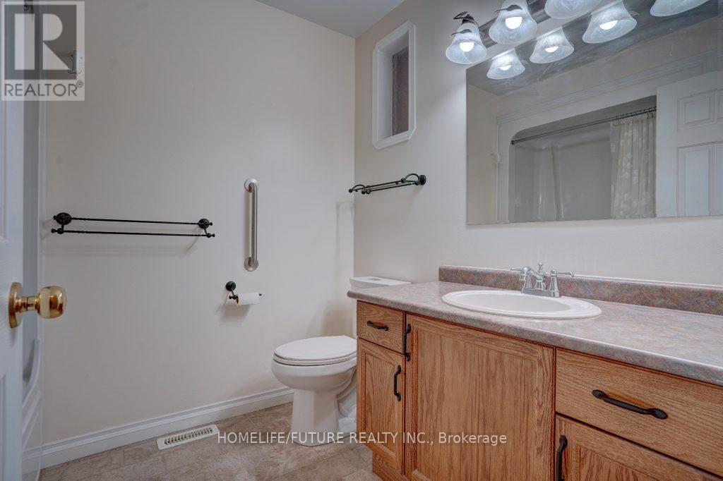 11 Alder Court, Belleville, Ontario  K8P 5L5 - Photo 11 - X12167700