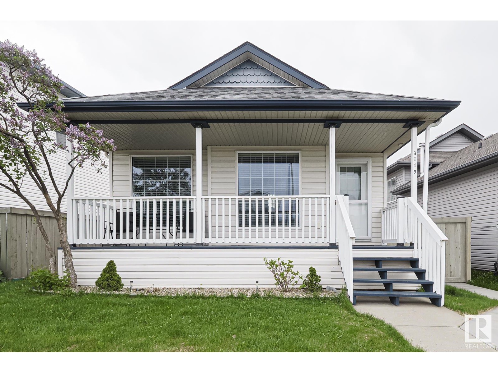 Property at 3119 32 AV NW image 2