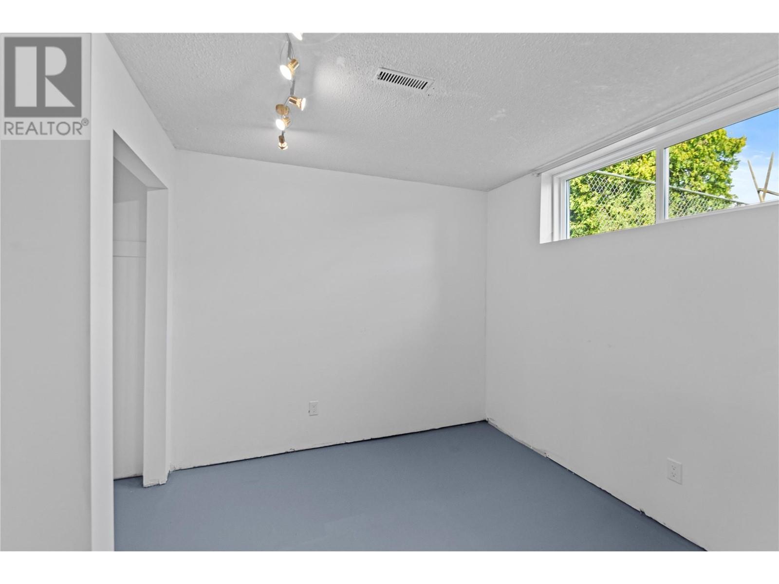 2336 BOSSERT Avenue, Kamloops, BC V2B4V7