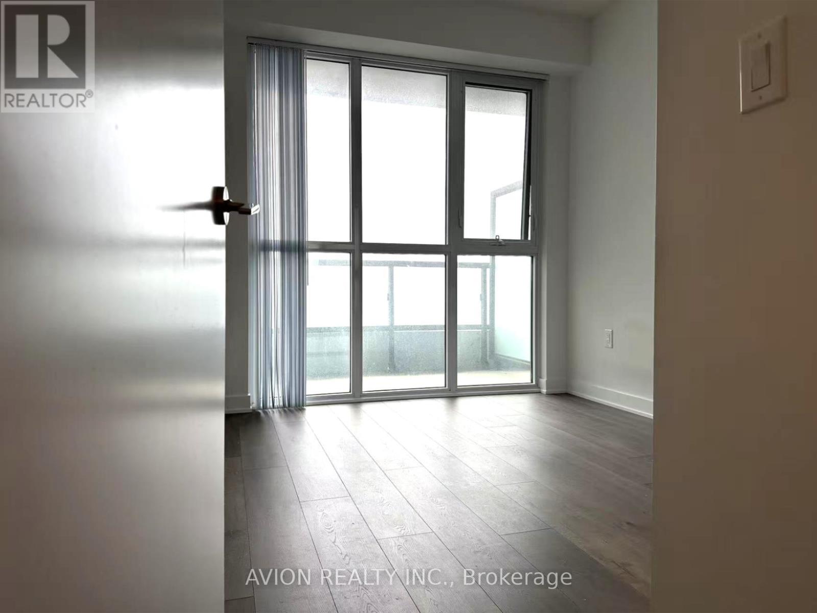 612 - 38 Honeycrisp Crescent S, Vaughan, Ontario  L4K 0M7 - Photo 15 - N12157732