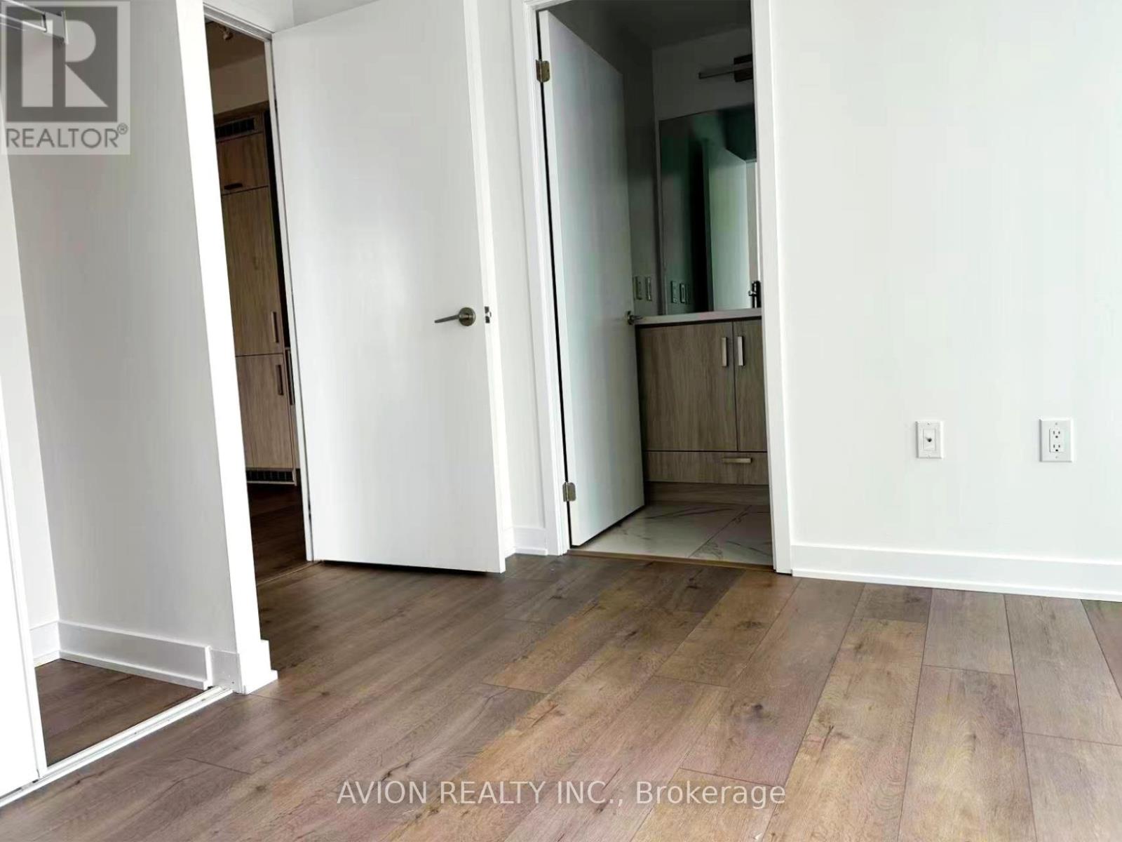612 - 38 Honeycrisp Crescent S, Vaughan, Ontario  L4K 0M7 - Photo 8 - N12157732