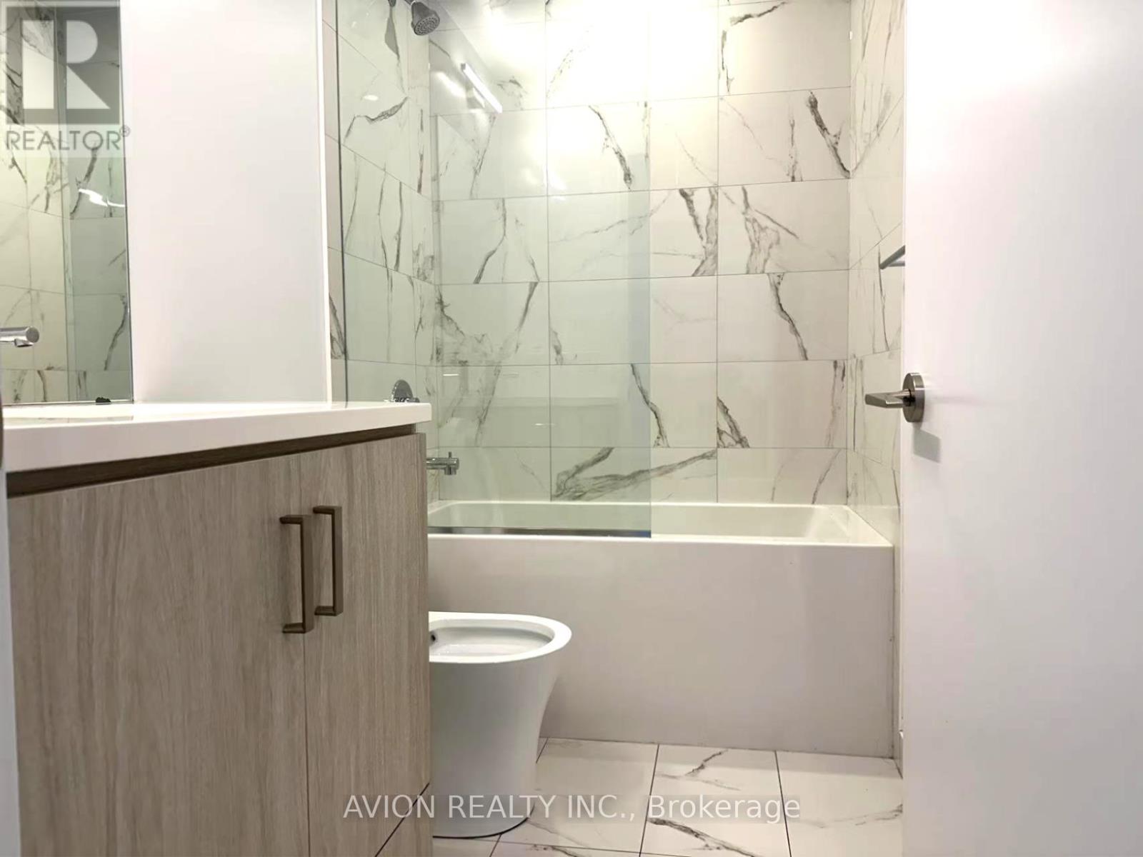 612 - 38 Honeycrisp Crescent S, Vaughan, Ontario  L4K 0M7 - Photo 6 - N12157732