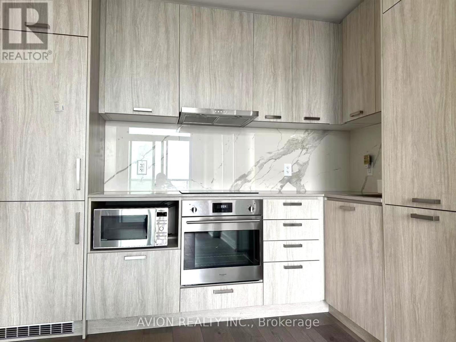612 - 38 Honeycrisp Crescent S, Vaughan, Ontario  L4K 0M7 - Photo 4 - N12157732