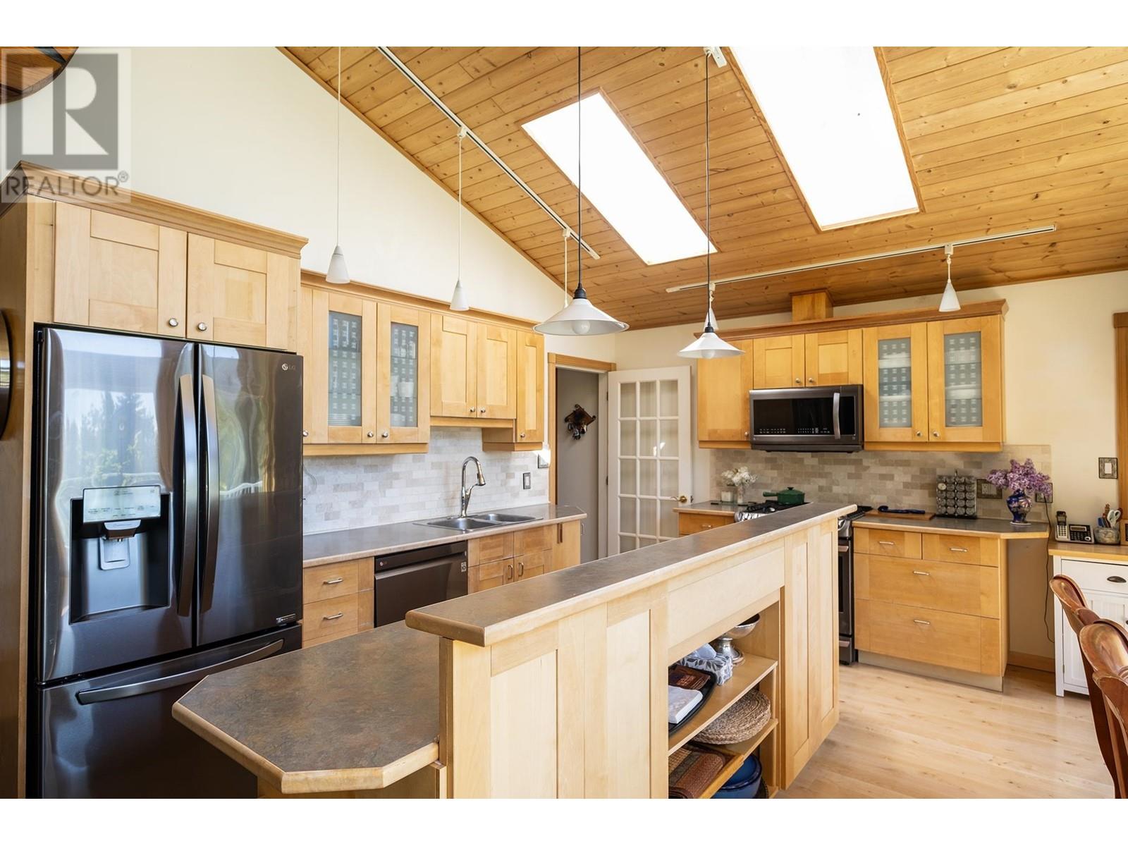 Property at 2556 LOWER ROAD image 3