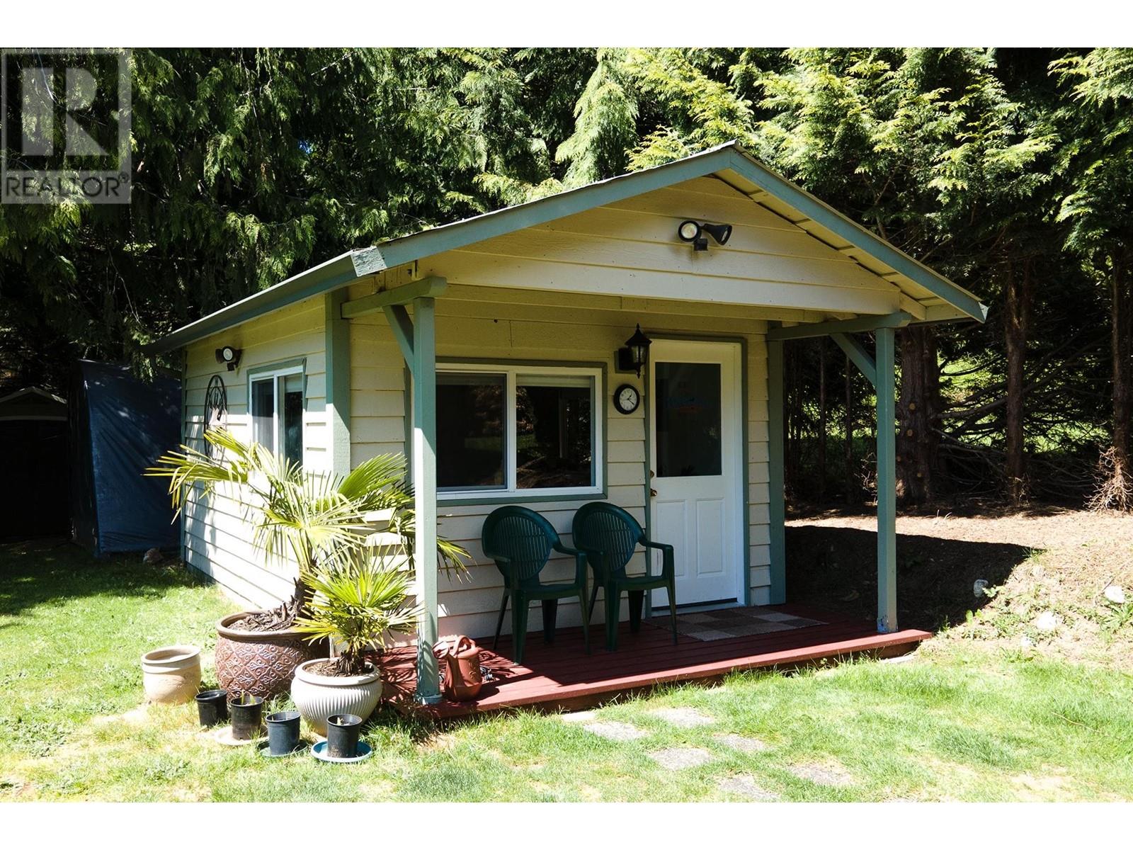 2556 Lower Road, Roberts Creek, British Columbia  V0N 2W4 - Photo 40 - R3006303