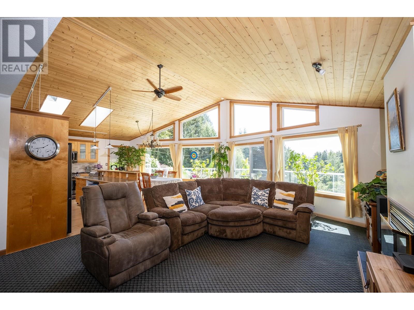 Property at 2556 LOWER ROAD image 5
