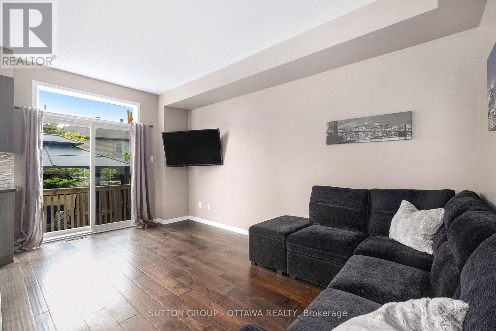 100 Camden Private, Ottawa, Ontario  K2J 6H9 - Photo 5 - X12167722
