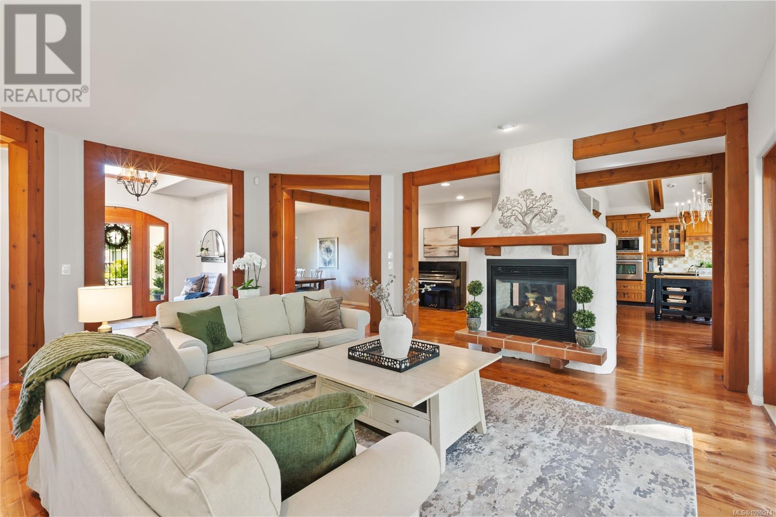 Property at 3274 Majestic Dr image 4