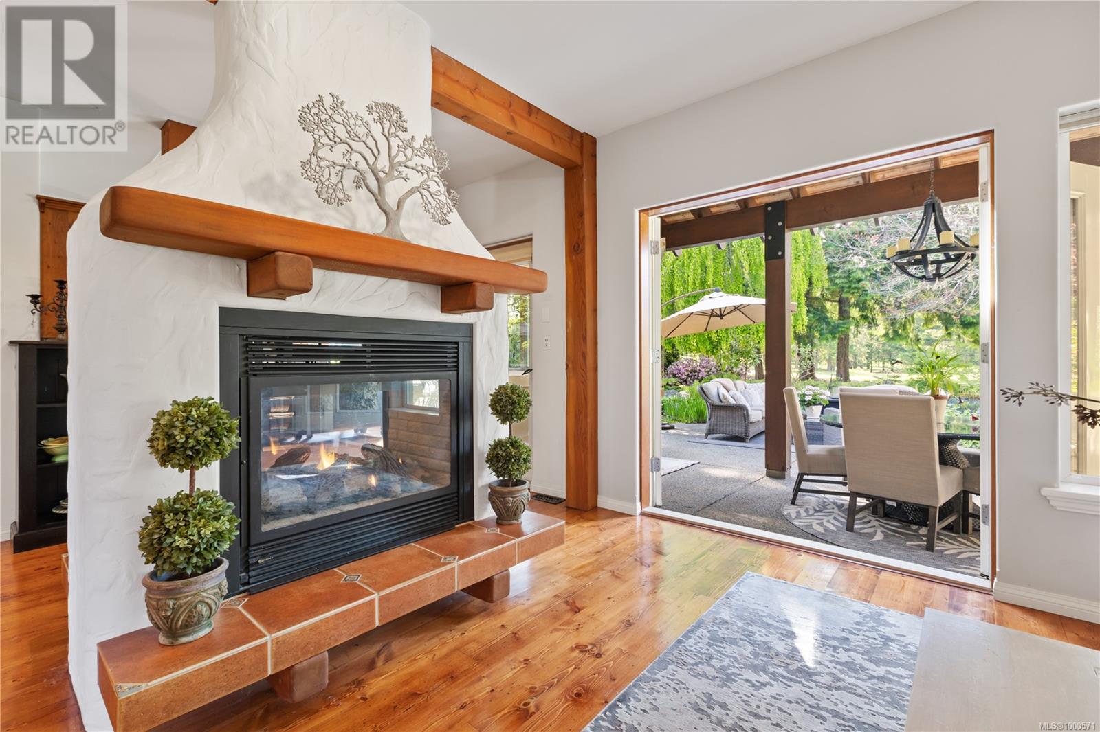Property at 3274 Majestic Dr image 3