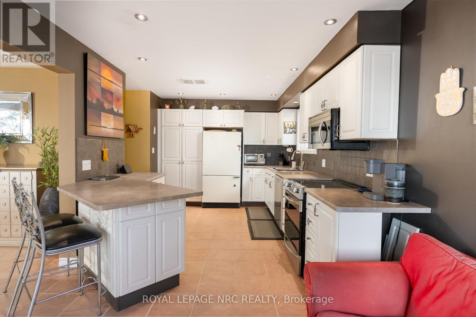 11 Abbey Avenue, St. Catharines, Ontario  L2N 5J5 - Photo 15 - X12163286