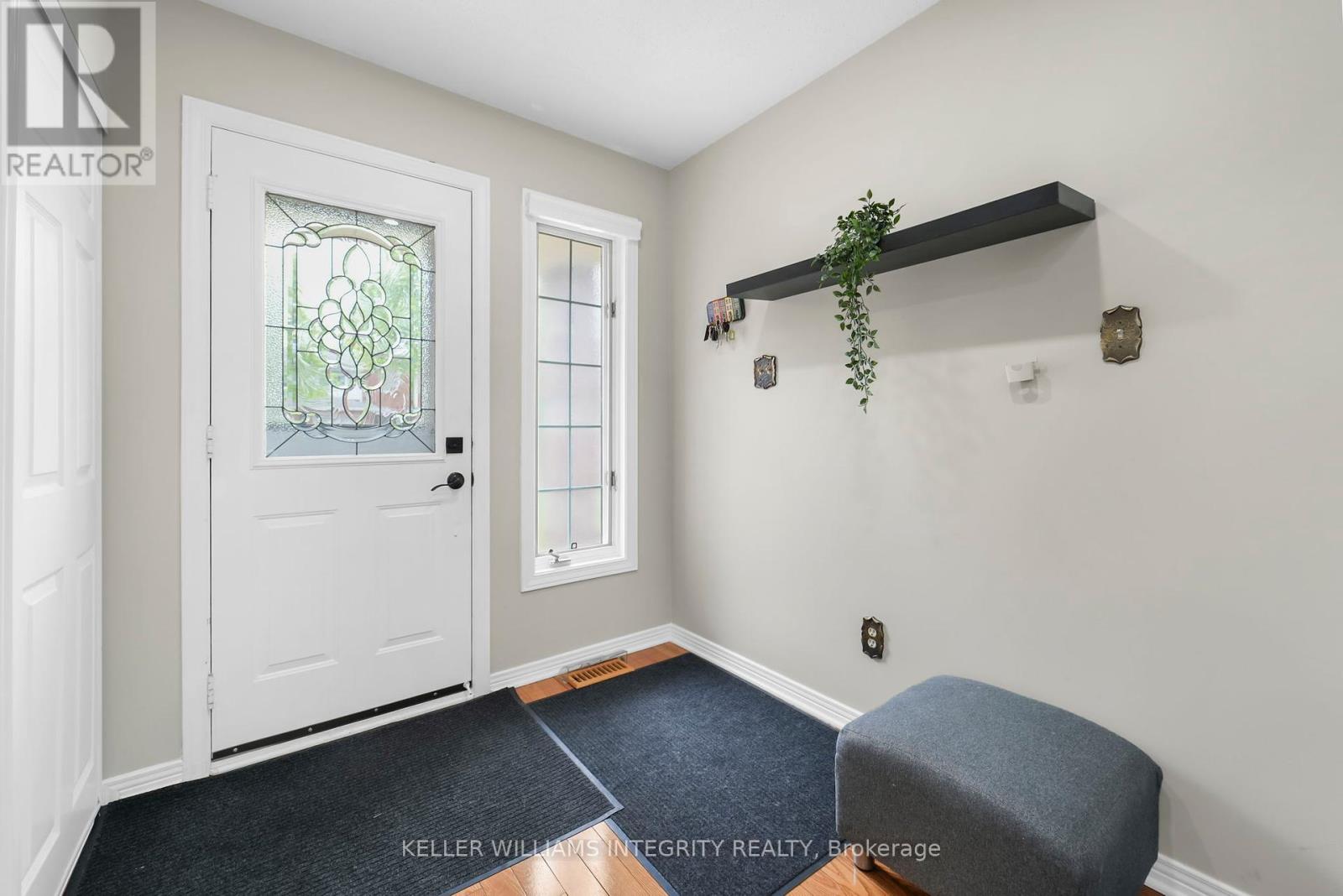 43 Aintree Place, Ottawa, Ontario  K2M 2G6 - Photo 3 - X12164345
