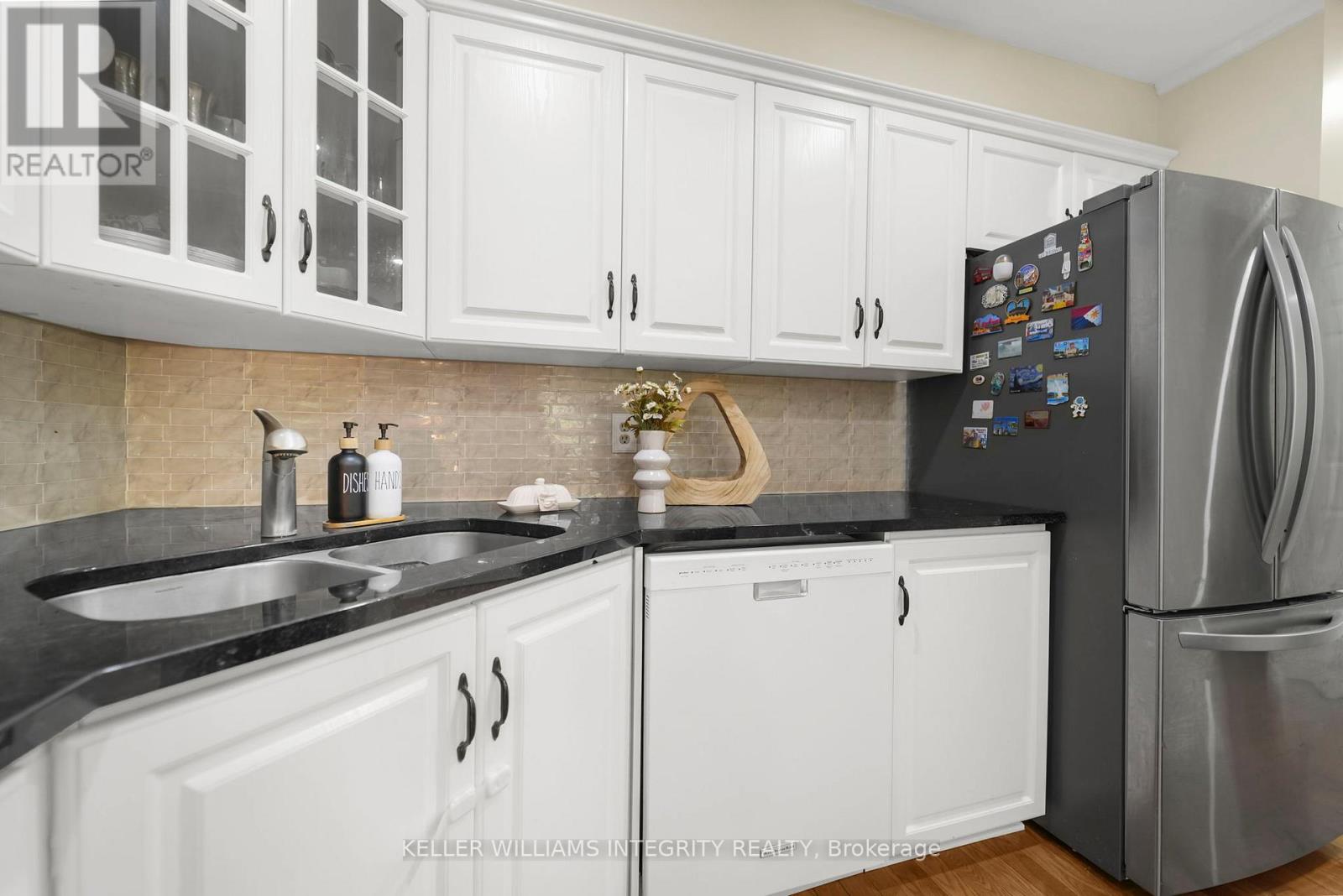 43 Aintree Place, Ottawa, Ontario  K2M 2G6 - Photo 8 - X12164345
