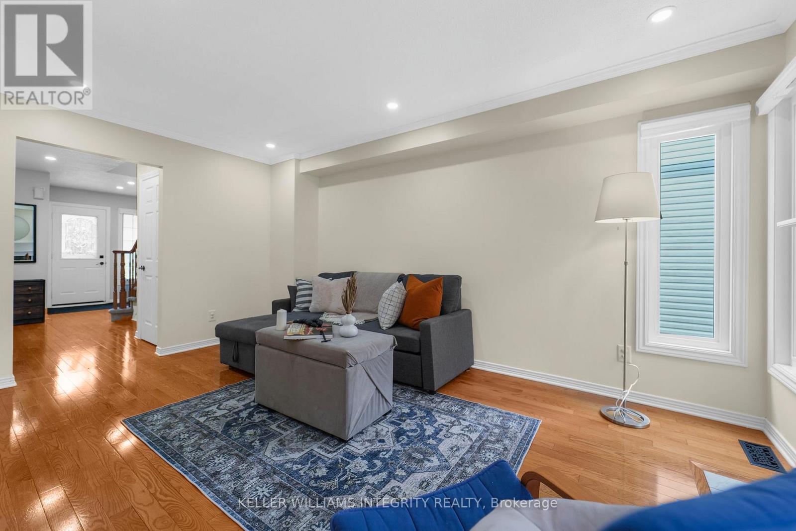 43 Aintree Place, Ottawa, Ontario  K2M 2G6 - Photo 5 - X12164345